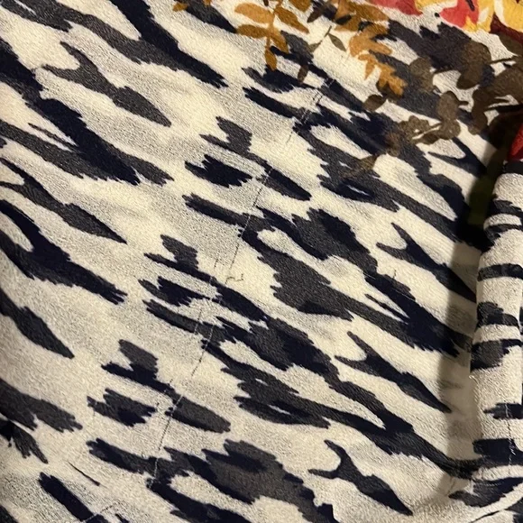 Angie, Tie Up Hem, Rolled Sleeves, Floral Print Top, Multi, Small - Picture 7 of 10